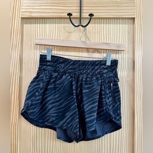 lululemon Tracker low rise shorts, 4” inseam, size 6